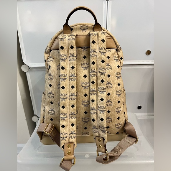 MCM Medium Studded Stark backpack - Picture 4 of 16